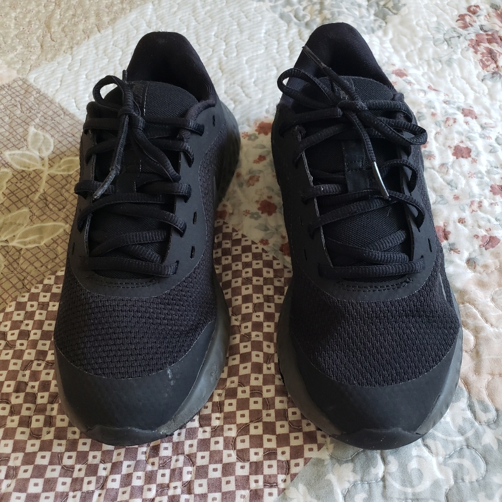 Nike Revolution 5